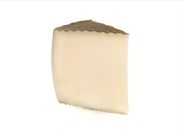 Semicured Iberian Cheese
