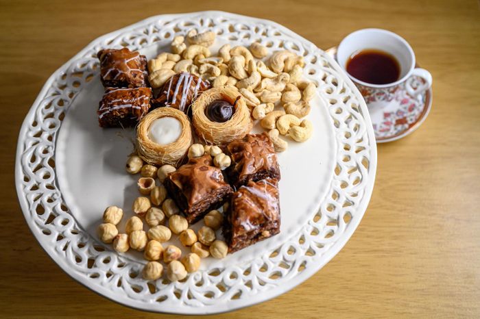 Cedar Chocolate Baklawa 200g Mix 