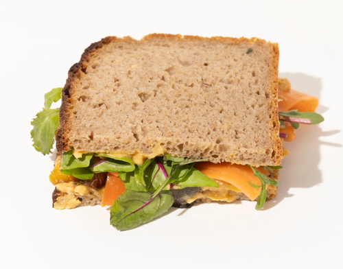 Hummus Pickled-Carrot Stulle