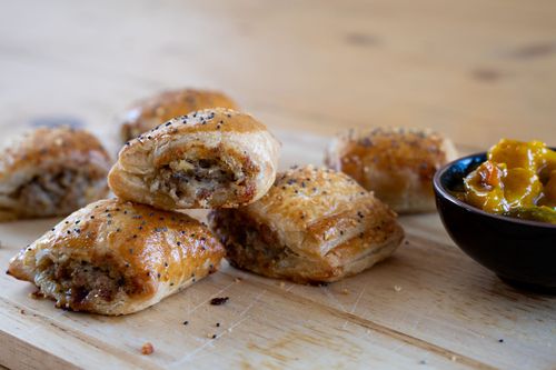 54g Beechwood Smoked Ham Hock & Mature Cheddar Sausage Rolls