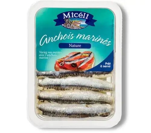 Fillets of marinated anchovies in natural