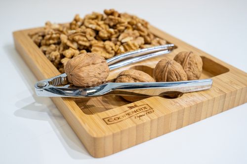 Walnuts from the French Alps (inshell & in kernels) from 100gr to 800kg bags / Organic also available