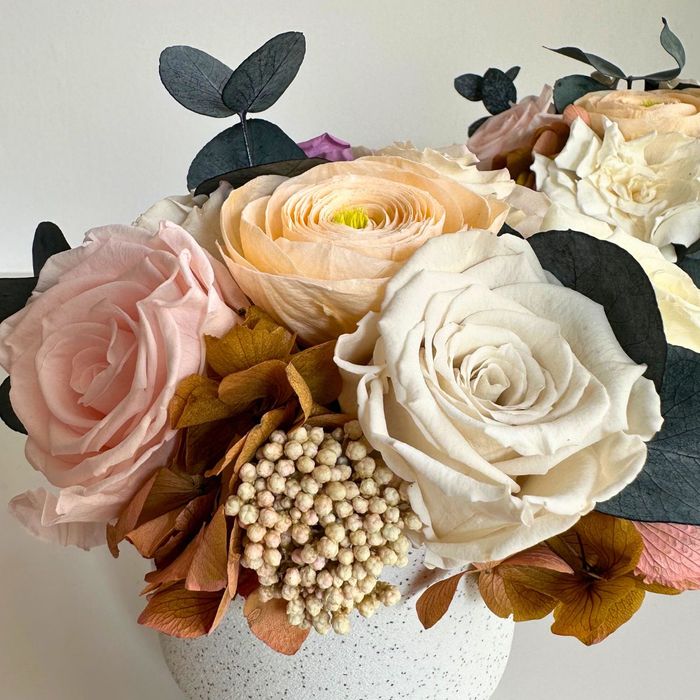 Everlasting flower arrangements
