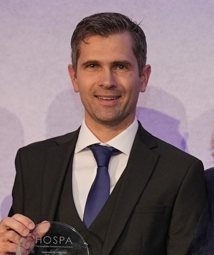 Marc  Saunders