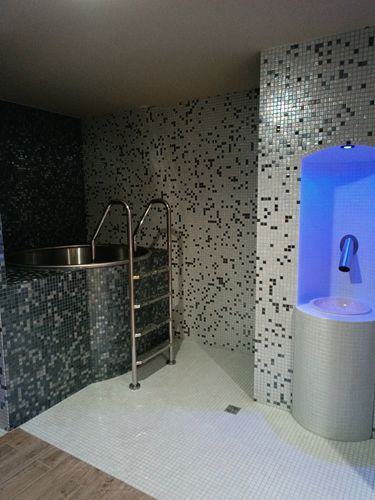 Skimmer cooling pool