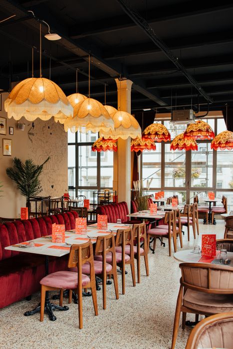 Restaurant chairs and armchairs