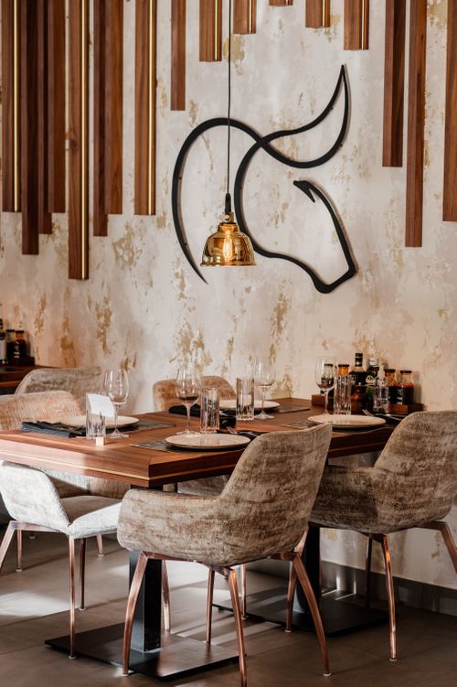 Restaurant chairs and armchairs