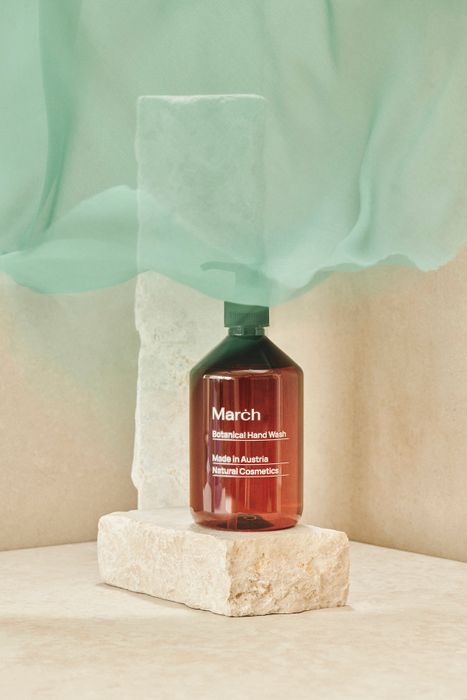 Natural Cosmetics: Lavender & Botanical