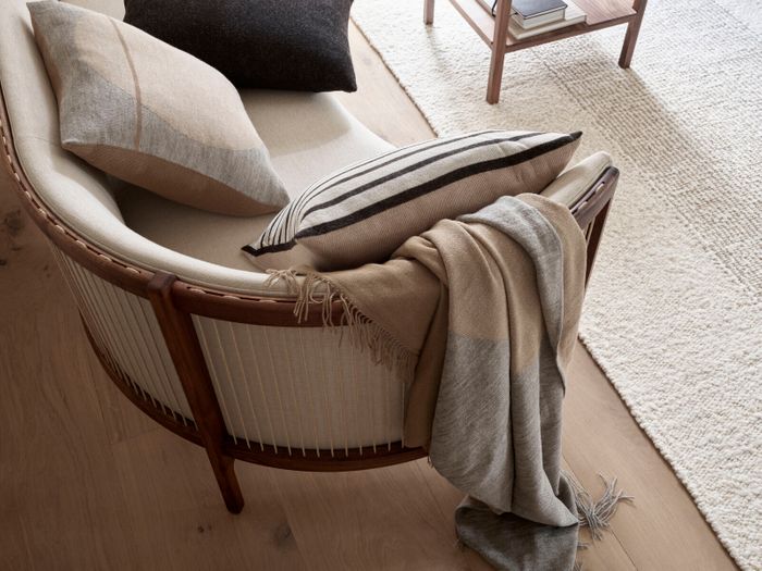 RF1903R | Sideways Sofa