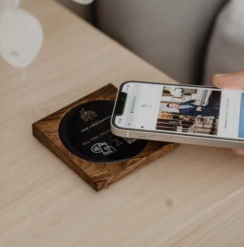 NFC-QR-Code Touchpoints für Hotelzimmer