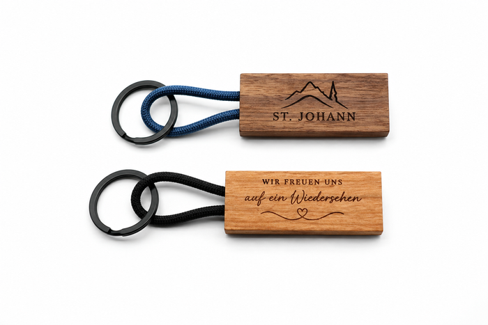 Personalisierte Holz-Schlüsselanhänger als Abreisegeschenk