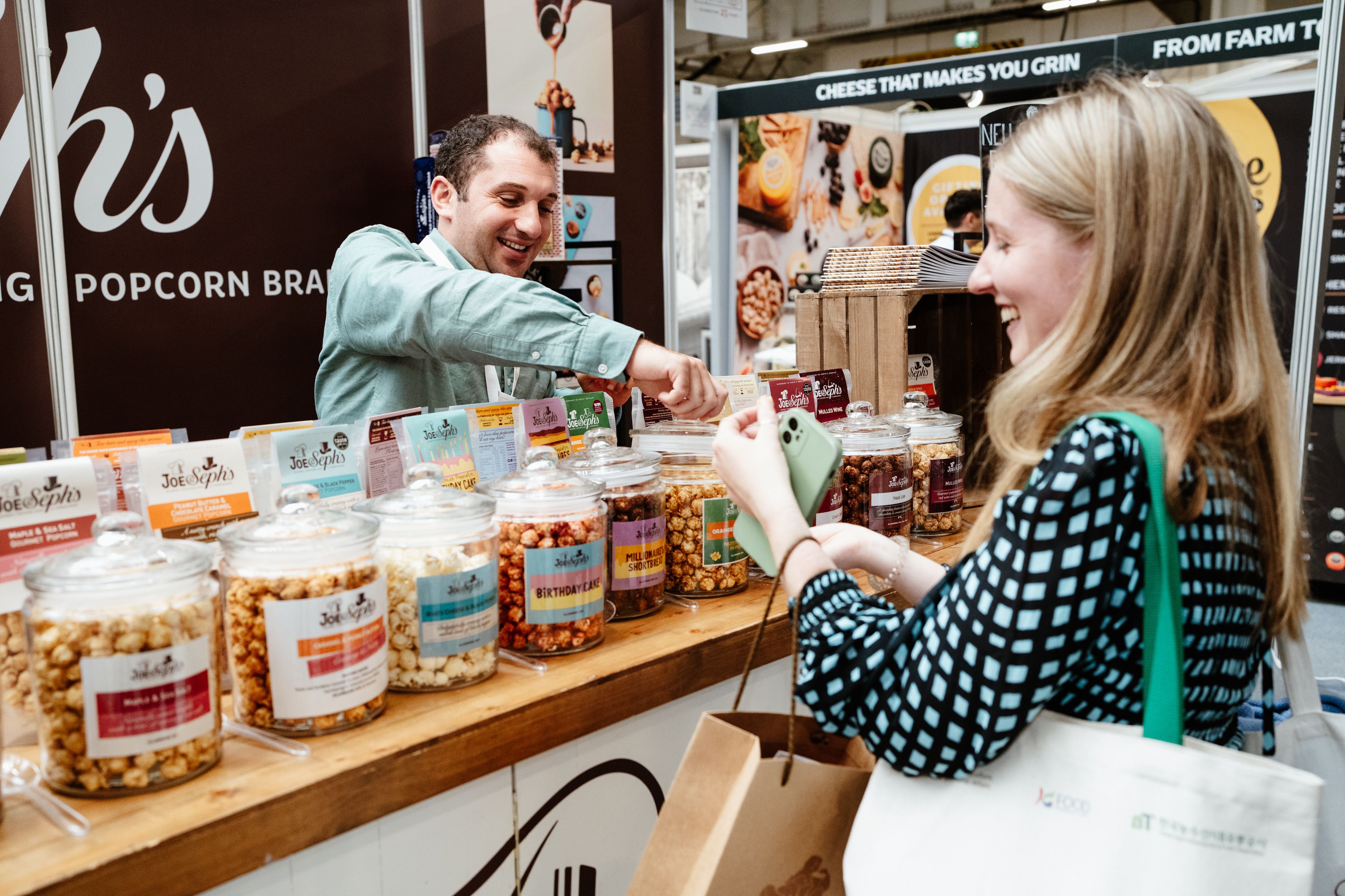 EXHIBITORS