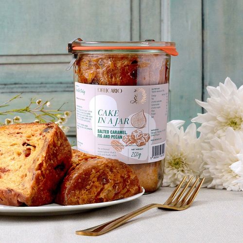 Delicario: Cake in a Jar with Salted Caramel, Fig & Pecan