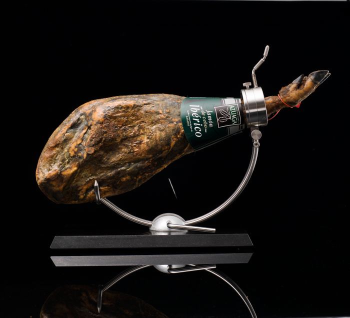 50% Iberico ham cebo - min. 24 months of curing time