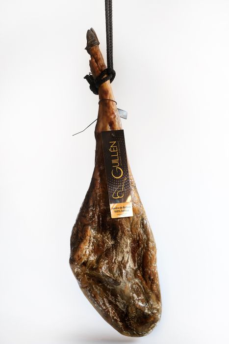 ACORN FED IBERIAN HAM. (100% / 75% / 50% Iberian Breed)