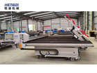 INSULATING GLASS PROCESSING LINE AND SEALING ROBOT