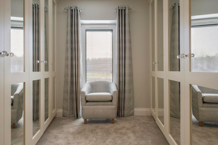C System Manually Operated Integral Blind