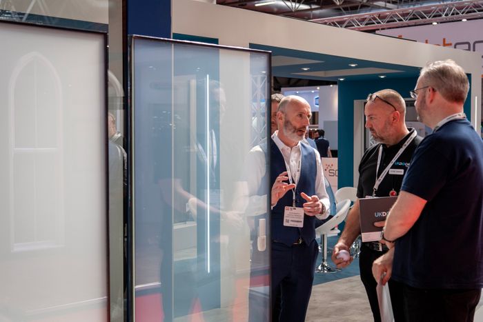 Uni-Switch Switchable Smart Glass