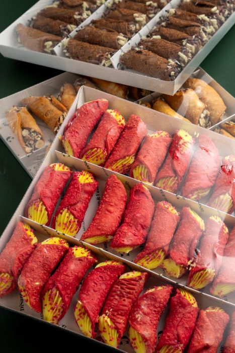 Our packaging - 1 kg tray and single retail packages