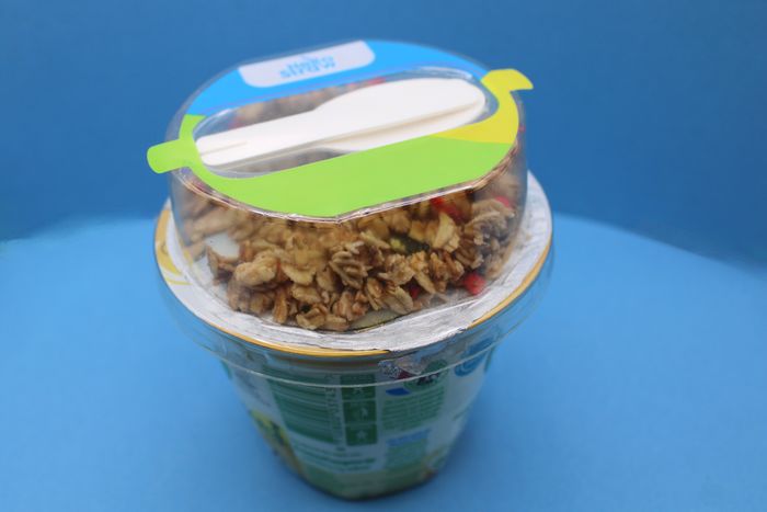 Cup Topper with In-pack Paper Cutlery