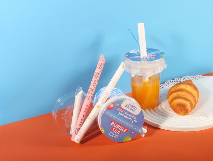 Cup Topper with In-pack Telescopic Paper Straw