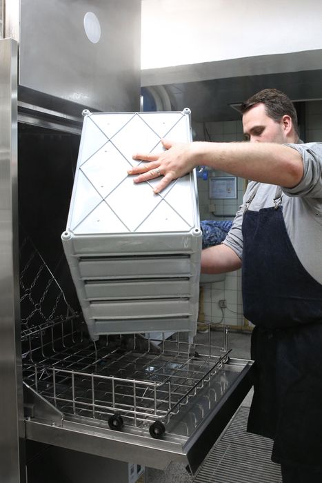 MEIKO LAUNCHES A SPACE-SAVING COMPACT POT WASHER AND UTENSIL WASHING MACHINE 