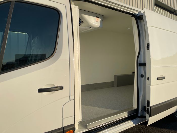 Renault Master Fridge Van L3H2