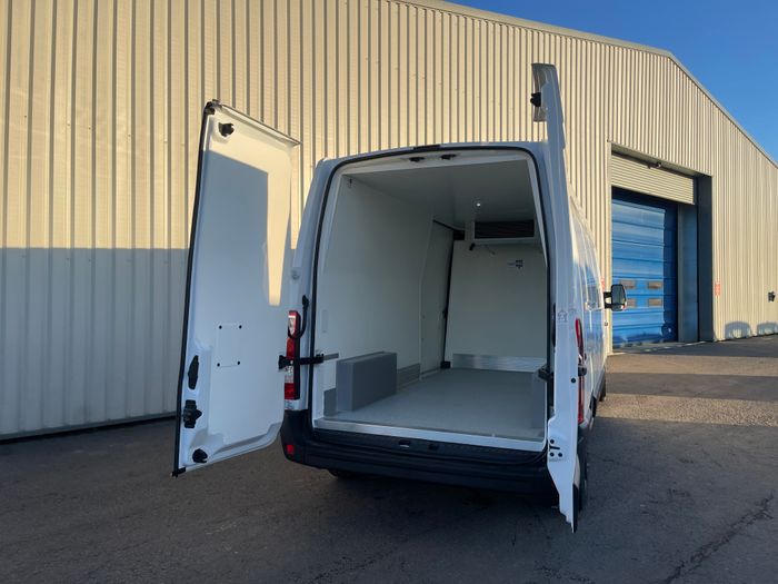 Renault Master Fridge Van L3H2