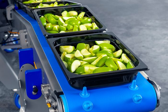 The preferred choice for slicing and wedging vegetables and fruit