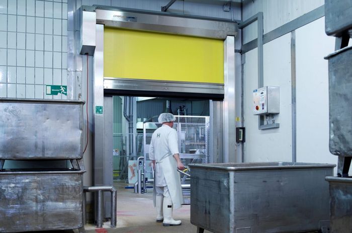 The hygienic high-speed roll- up door for the food & beverage industry