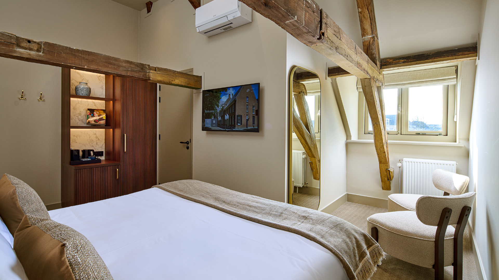 The Saints Hotel Den Bosch - room
