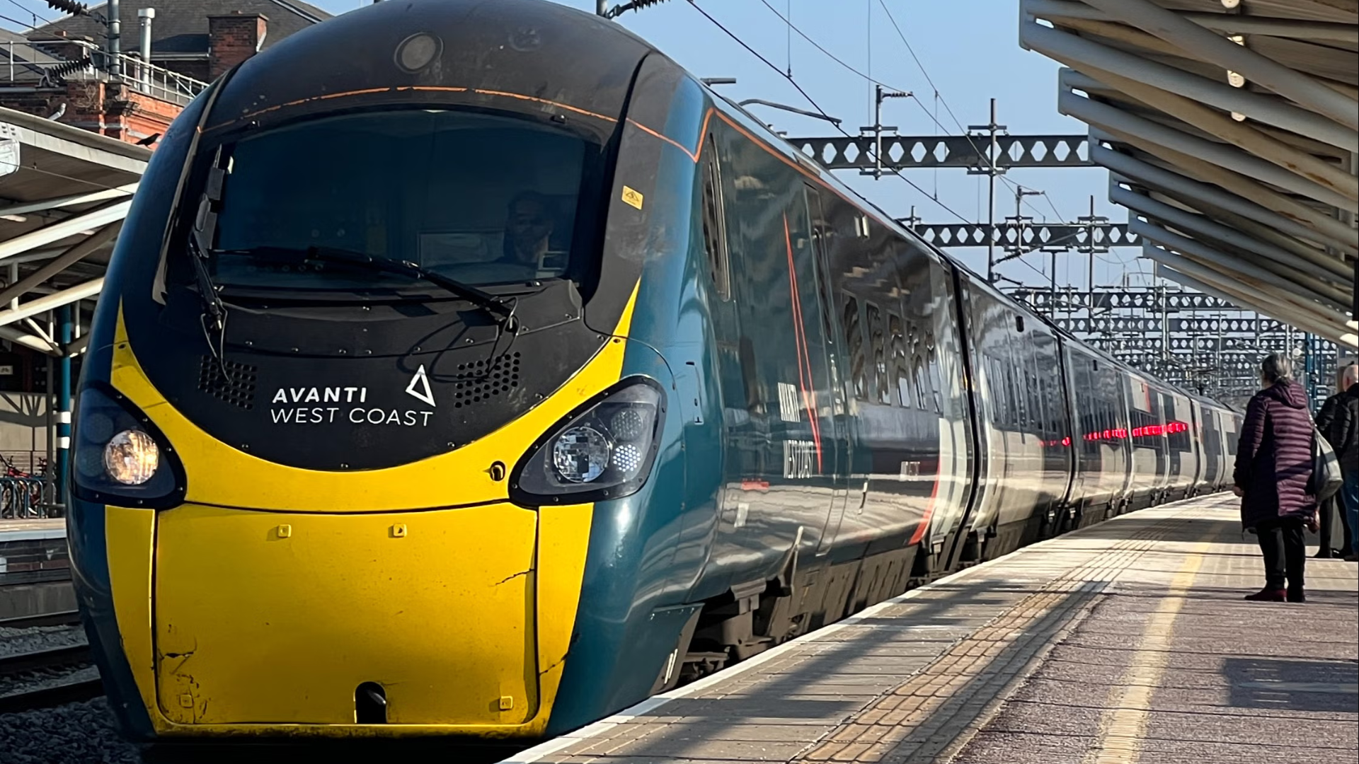 Travel by train to the NEC