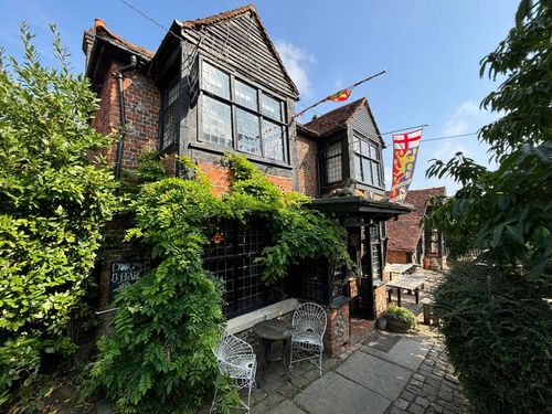 Taproom Talks: The Royal Standard of England