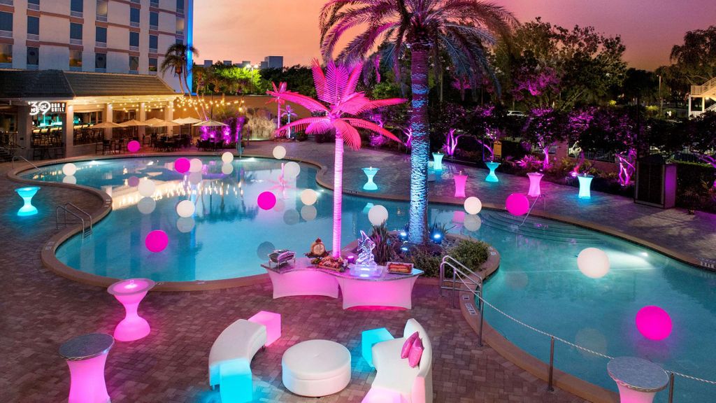Rosen Plaza Hotel Pool