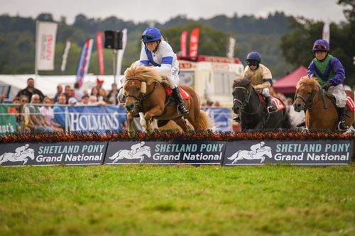 Hanford Celebrates Riding Success