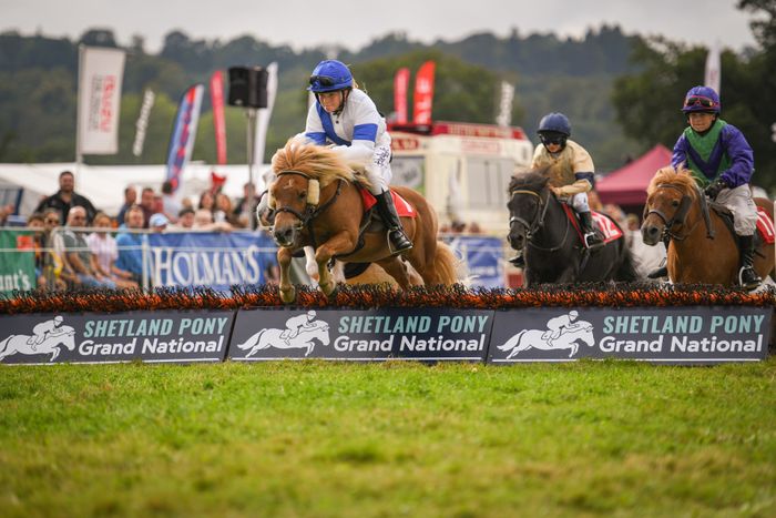 Hanford Celebrates Riding Success