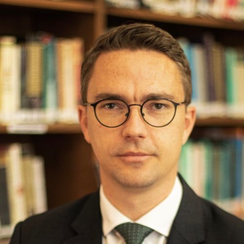 Giles Bennett
