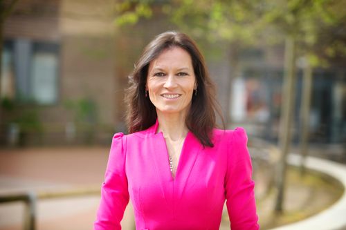 Speaker profile image for Dr Elena Hesse