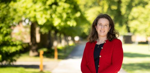 Speaker profile image for Elizabeth Stone