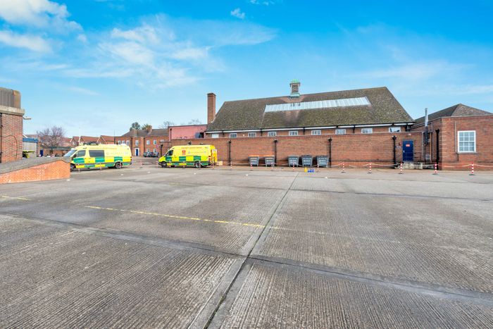 Outdoor Training Spaces / Parking in London