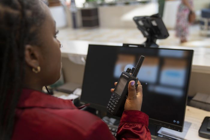 MOTOTRBO R7 two way radio