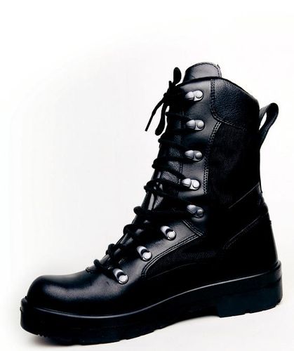 OPERATIONAL BOOTS WITH CBRN PROTECTION