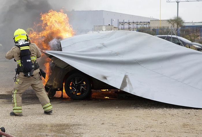 Electric Car fire: Blanket & Isolator plug