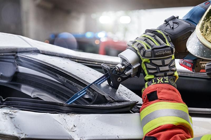 Blade cuts door hinge: Endurance for Vehicle Rescue Carbide Blade