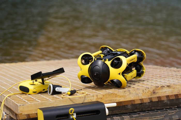 Chasing M2 ROV
