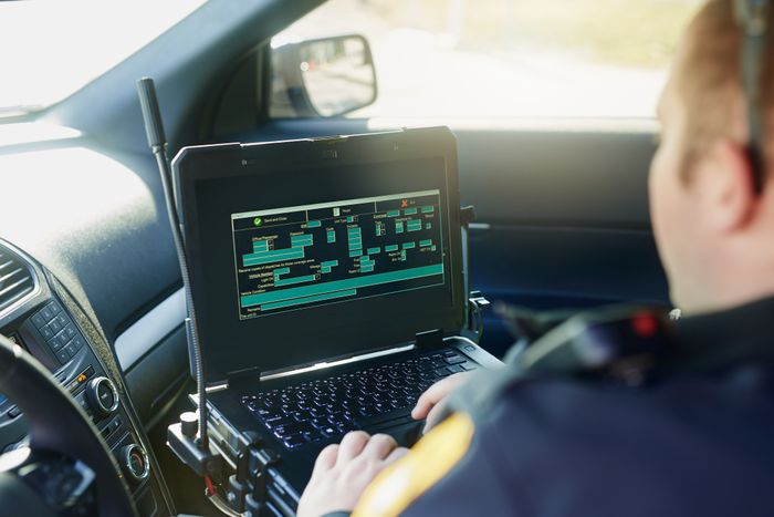 Mobile Workers  Find Efficiencies  with Constant  Network  Connectivity for  Vehicles
