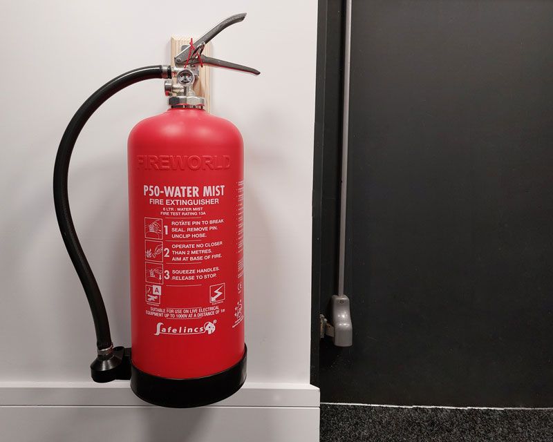 Exclusive to Safelincs - P50 Water Mist Service-Free Extinguisher
