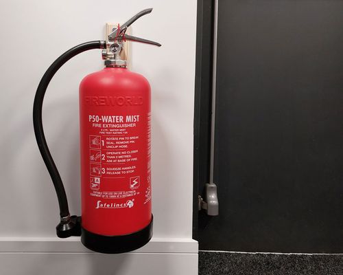 Exclusive to Safelincs - P50 Water Mist Service-Free Extinguisher