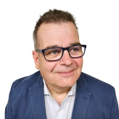 Speaker profile image for Tom Simmonds