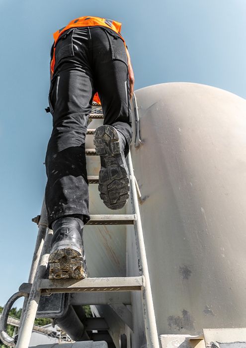 uvex 2 construction safety boots for the construction industry